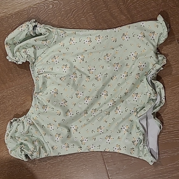 Lime Green Flower Top - Picture 3 of 3